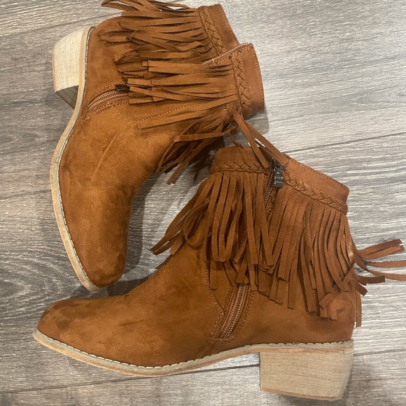 Fringe Ankle Booties😍 - Picture 2 of 2